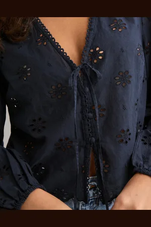 Nelly - Broidery Anglais Blouse