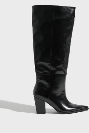 Nelly - Wide Leg Pointy Boot
