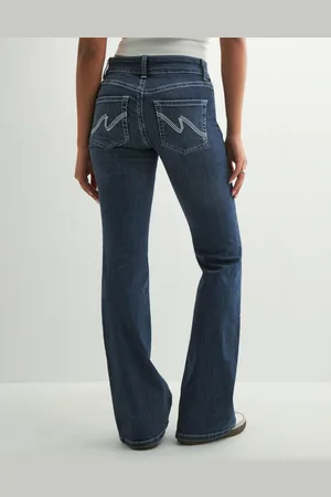 Nelly - Low Waist Bootcut Stitch Jeans