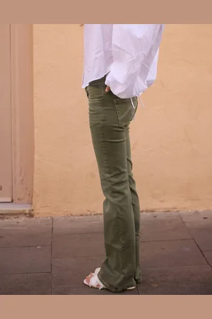 Nelly - Low Waist Bootcut Stitch Jeans