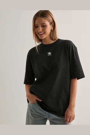 adidas - Ess Boyfr Tee
