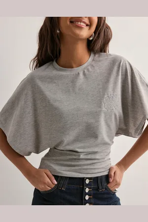 Nelly - Round Neck Wide Sleeve Embroidery Tee