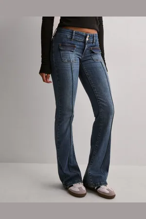 Nelly - Low Waist Bootcut Pocket Jeans