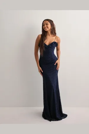Nelly - Lovely Lace Dress