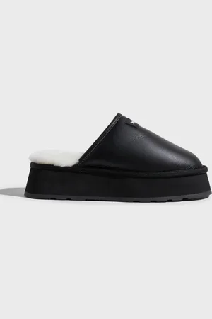 Juicy Couture - Caggie Sheepskin Clogg