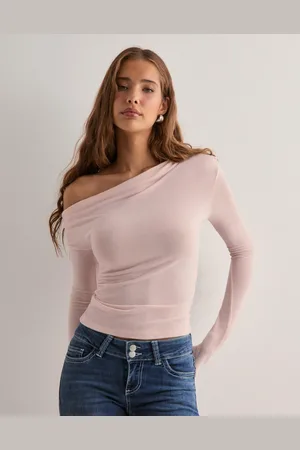 Nelly - Luxurious Ultra Soft Shoulder Top