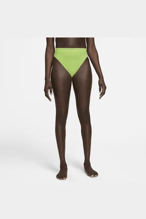 Nike Essential Women