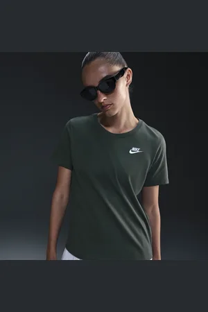Nike Sportswear Club Essentials Women