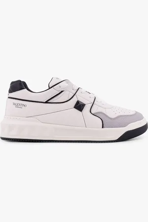 VALENTINO GARAVANI One-stud low-top leather sneakers - - gender_Man