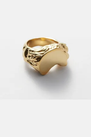 & OTHER STORIES Sculpted Signet Ring
