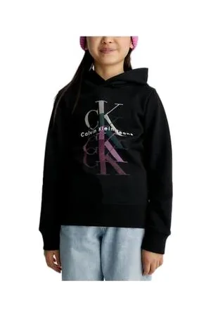 Calvin Klein Svetari - 8 vuotta