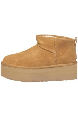 UGG Kengät - FR 40