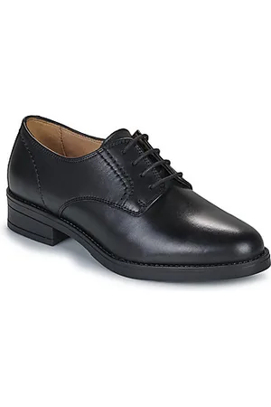 Betty London Kengät CODE 36