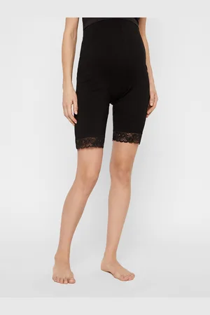 Mama;licious Slim Fit Shortsit