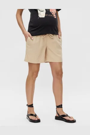 Mama;licious Regular Fit Shortsit