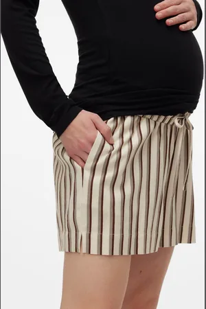 Mama;licious Relaxed Fit Shortsit
